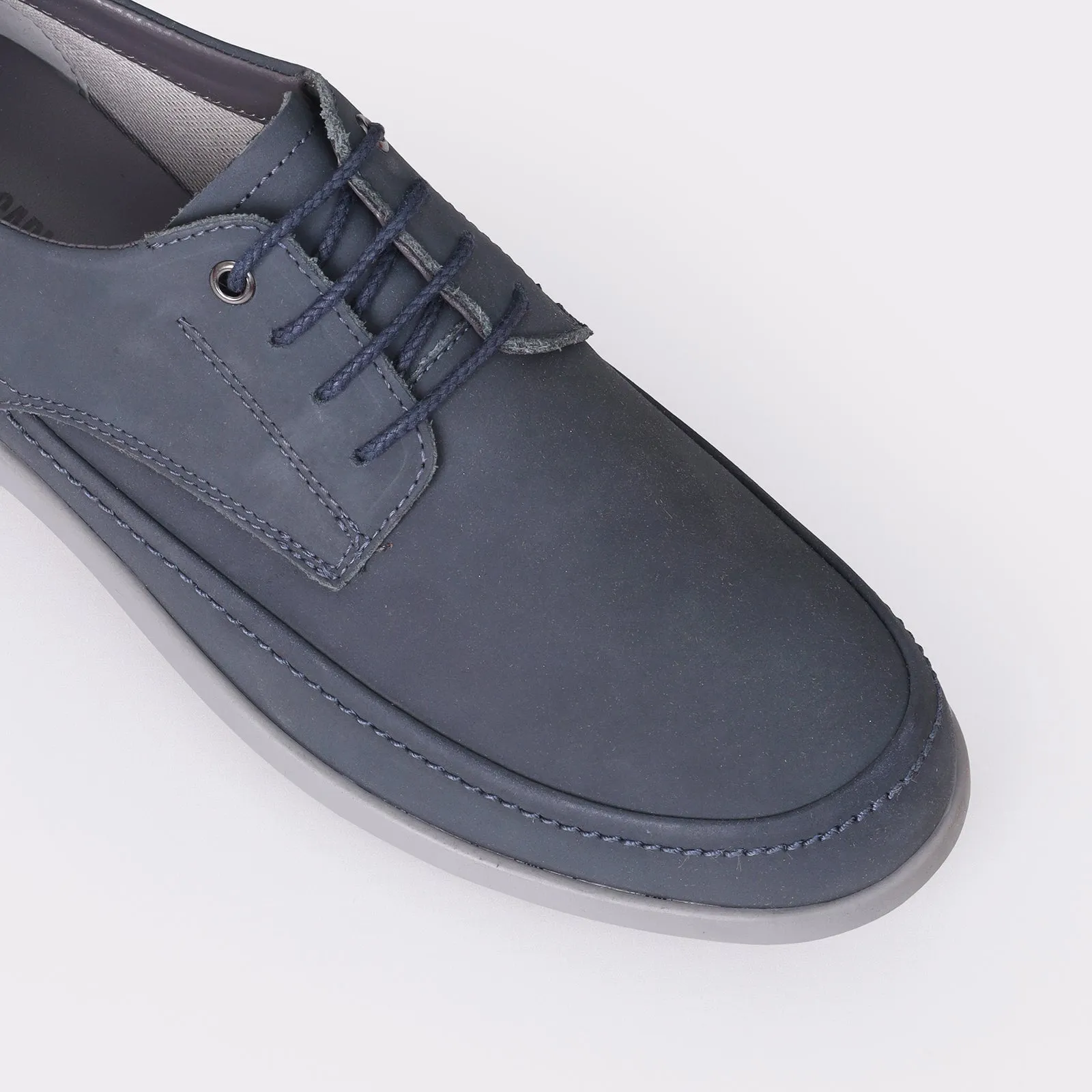 Basic casual shoes for men