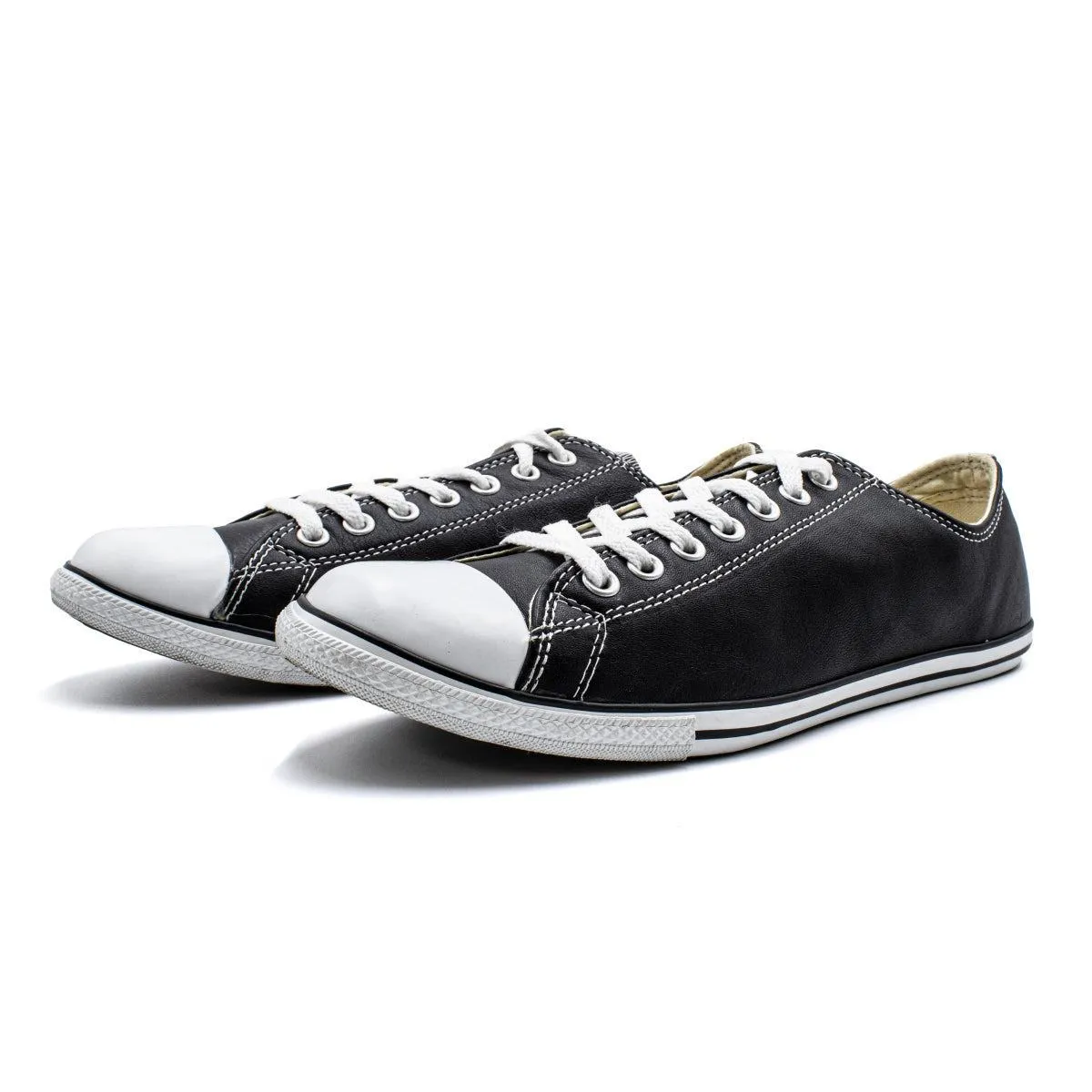 Converse Chuck Taylor All Star Low-Top Sneakers Leather Black Colour For Men