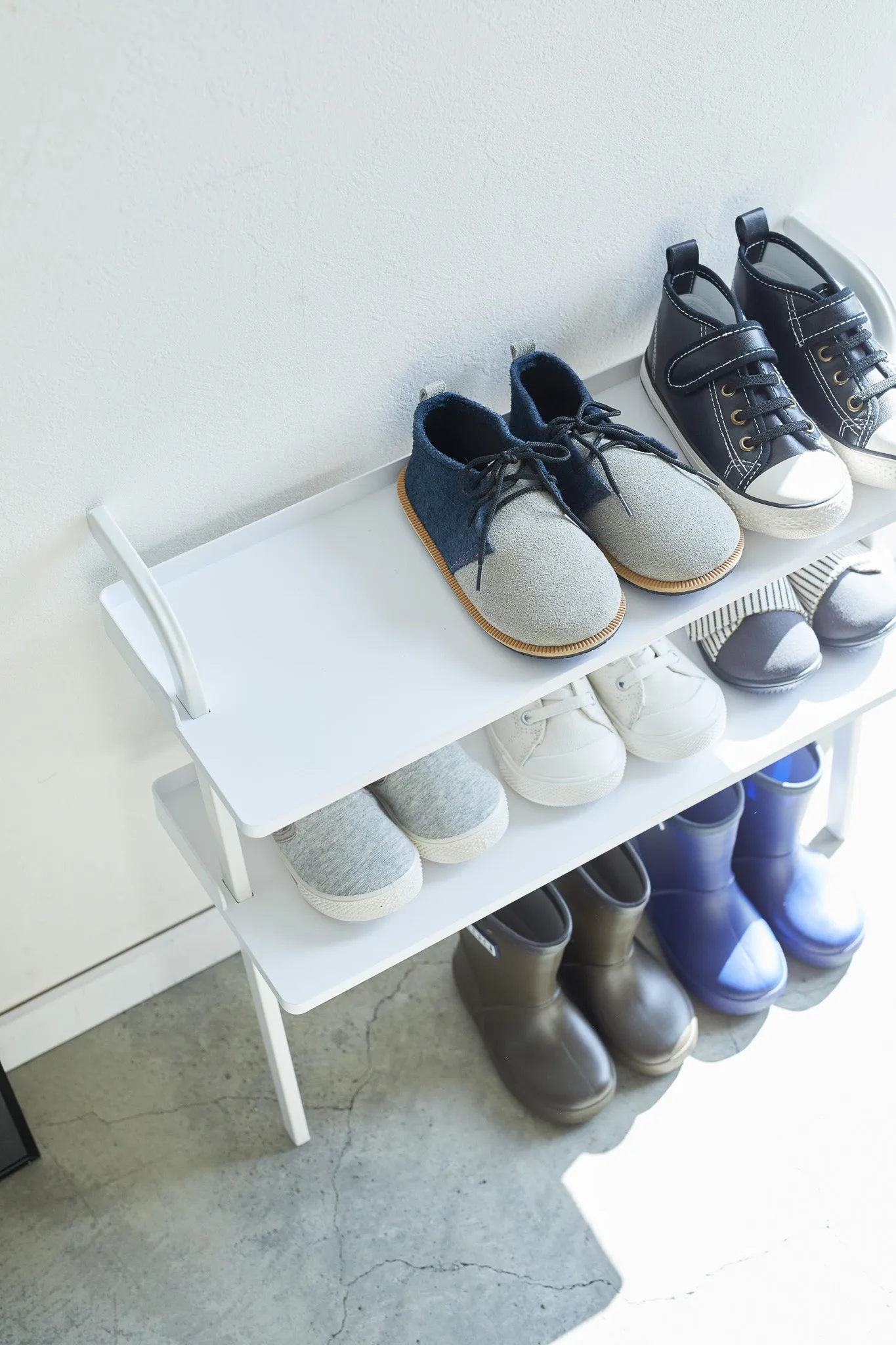 Kids Leaning Shoe Rack