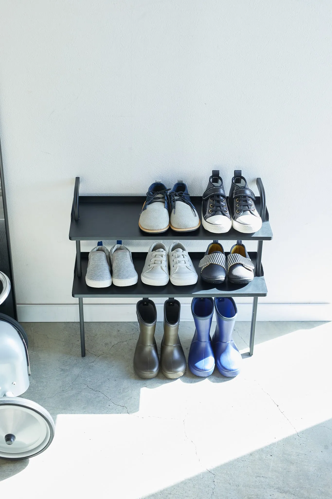 Kids Leaning Shoe Rack